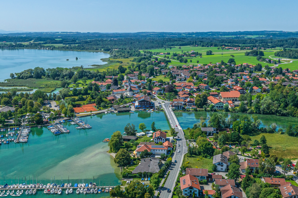 Seebruck am Chiemsee mit Abfluss der Alz