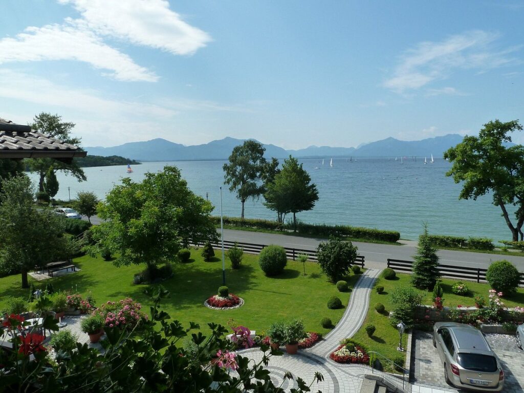 Pension Seeblick vom Balkon Blick zum Chiemsee und die Chiemgauer Alpen